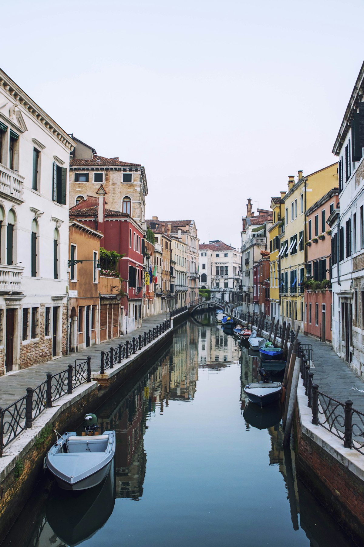 Quiet Venice canal for private tour enquiries